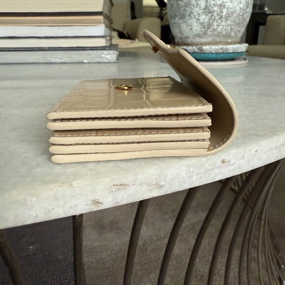 Versace Cream Wallet with Gold Medusa Logo - Picture 9 of 16